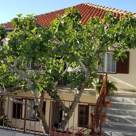 Apartament By The Sea Posedarje, Novigrad - 12402 *